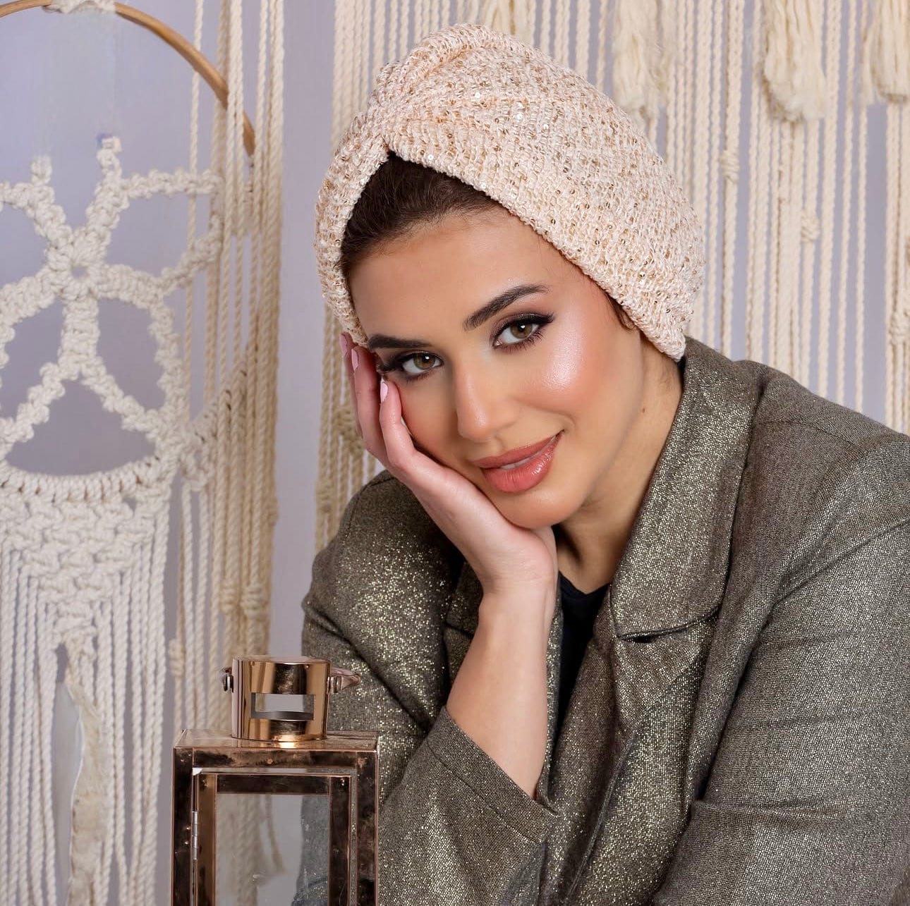 Beanie Knit Sequins - Gold and Beige