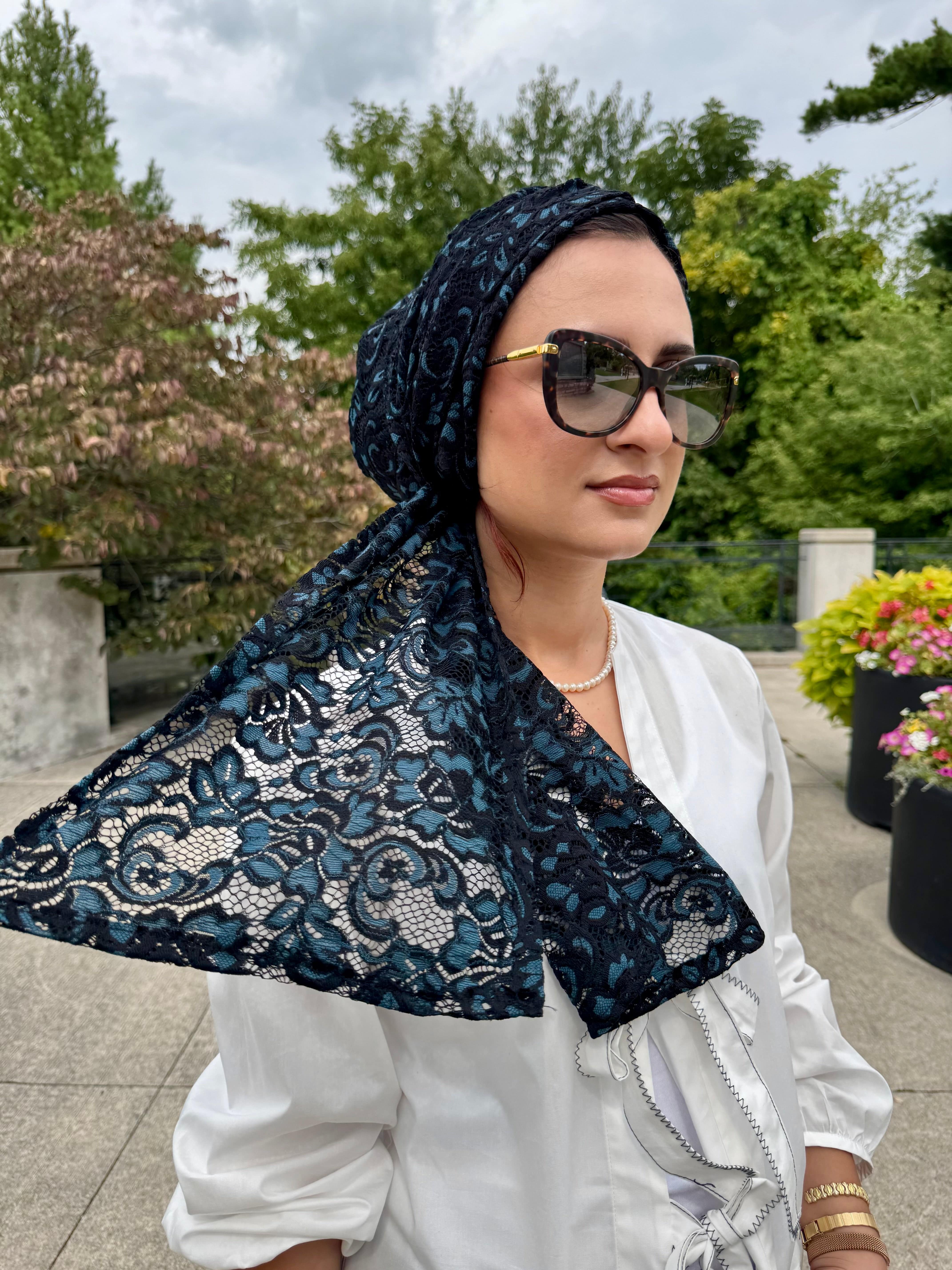 Beanie Wrap Lace - Black and Blue