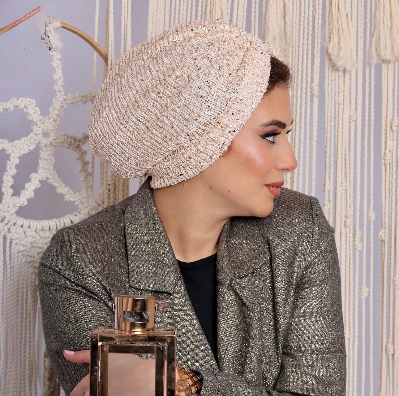 Beanie Knit Sequins - Gold and Beige