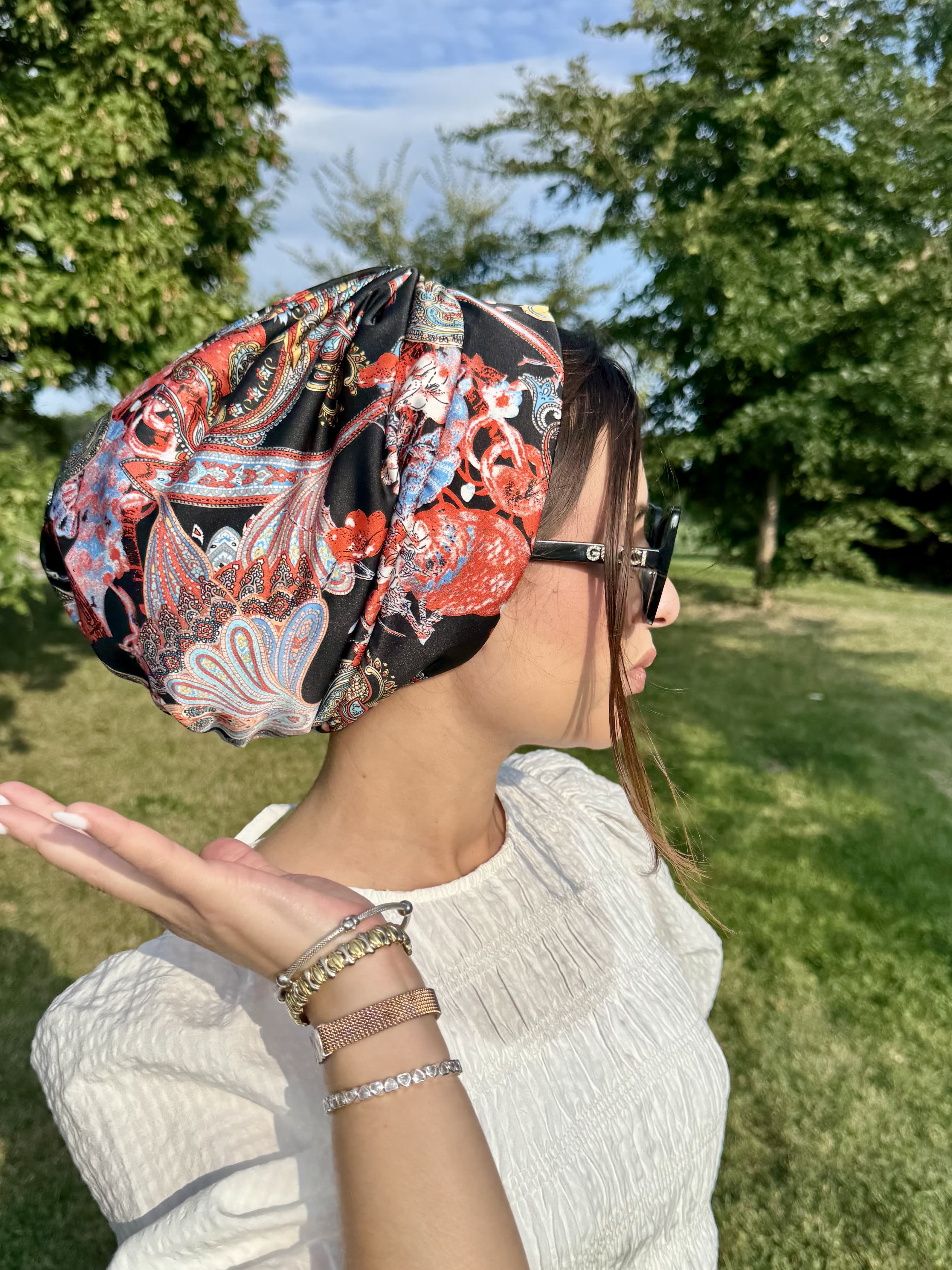 Beanie Satin - Paisley Black