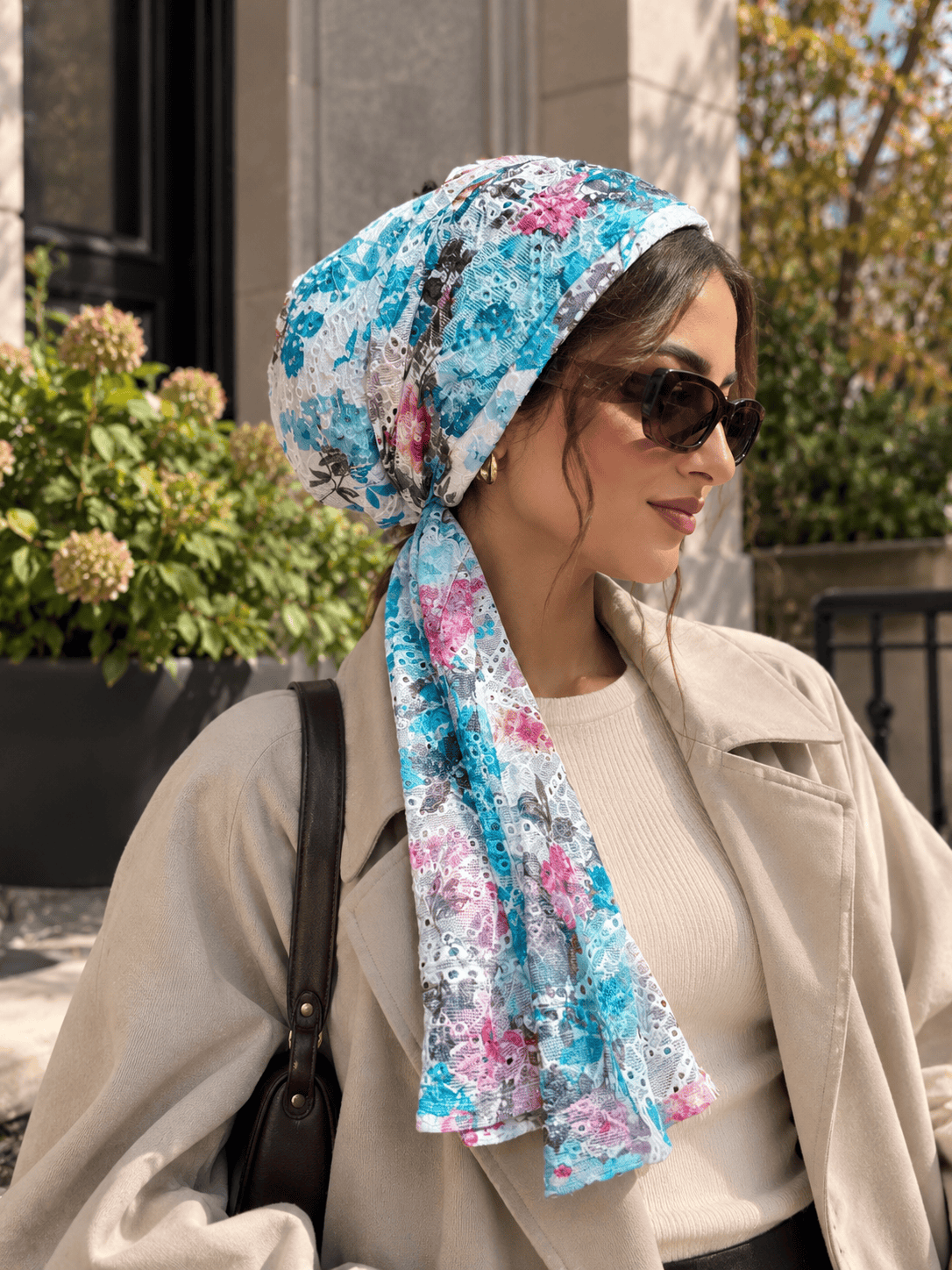 Beanie Wrap Lace - Blue Petals