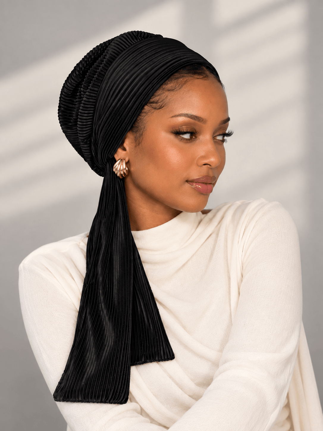 Beanie Pleated Wrap - Black