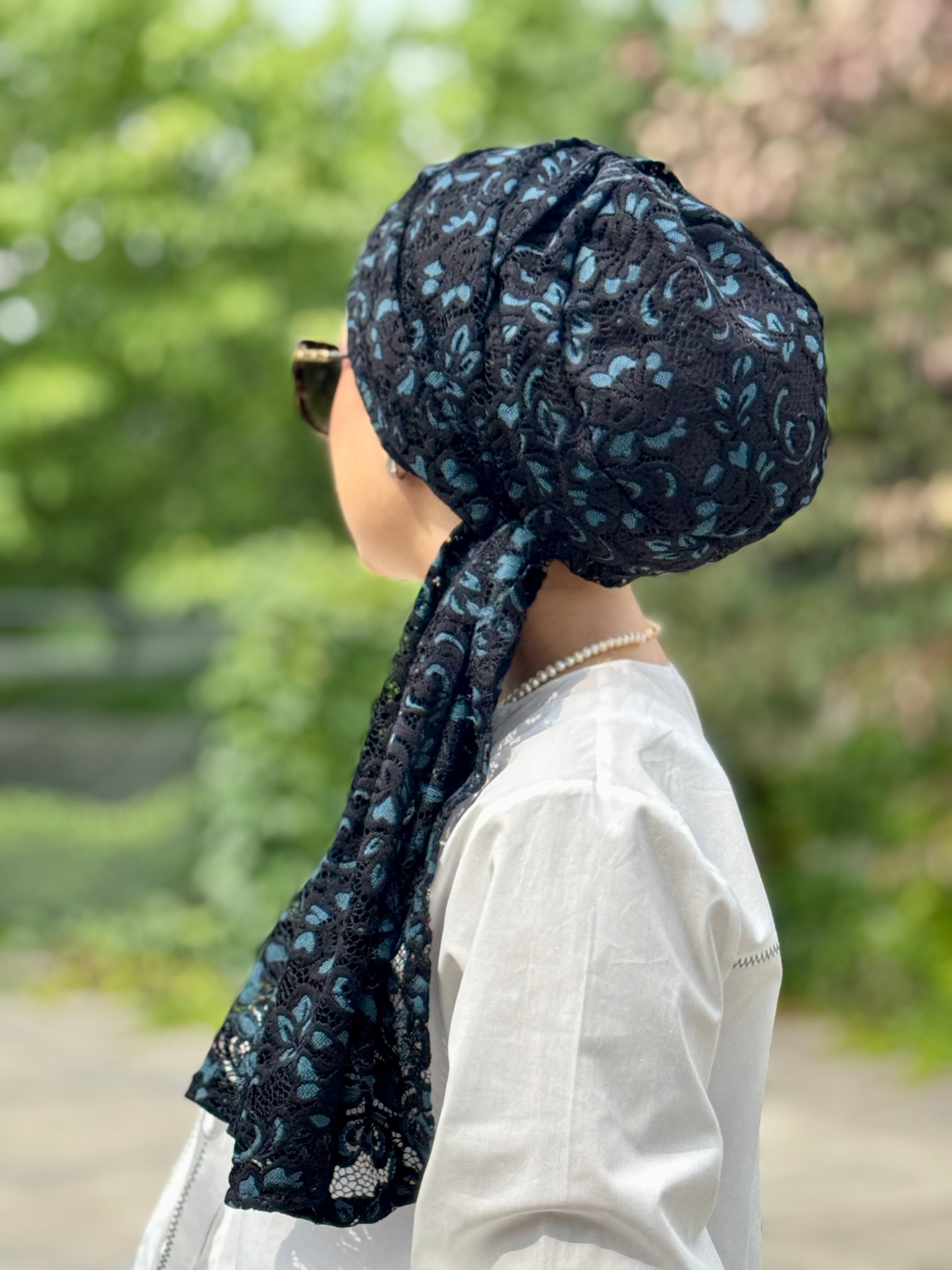 Beanie Wrap Lace - Black and Blue
