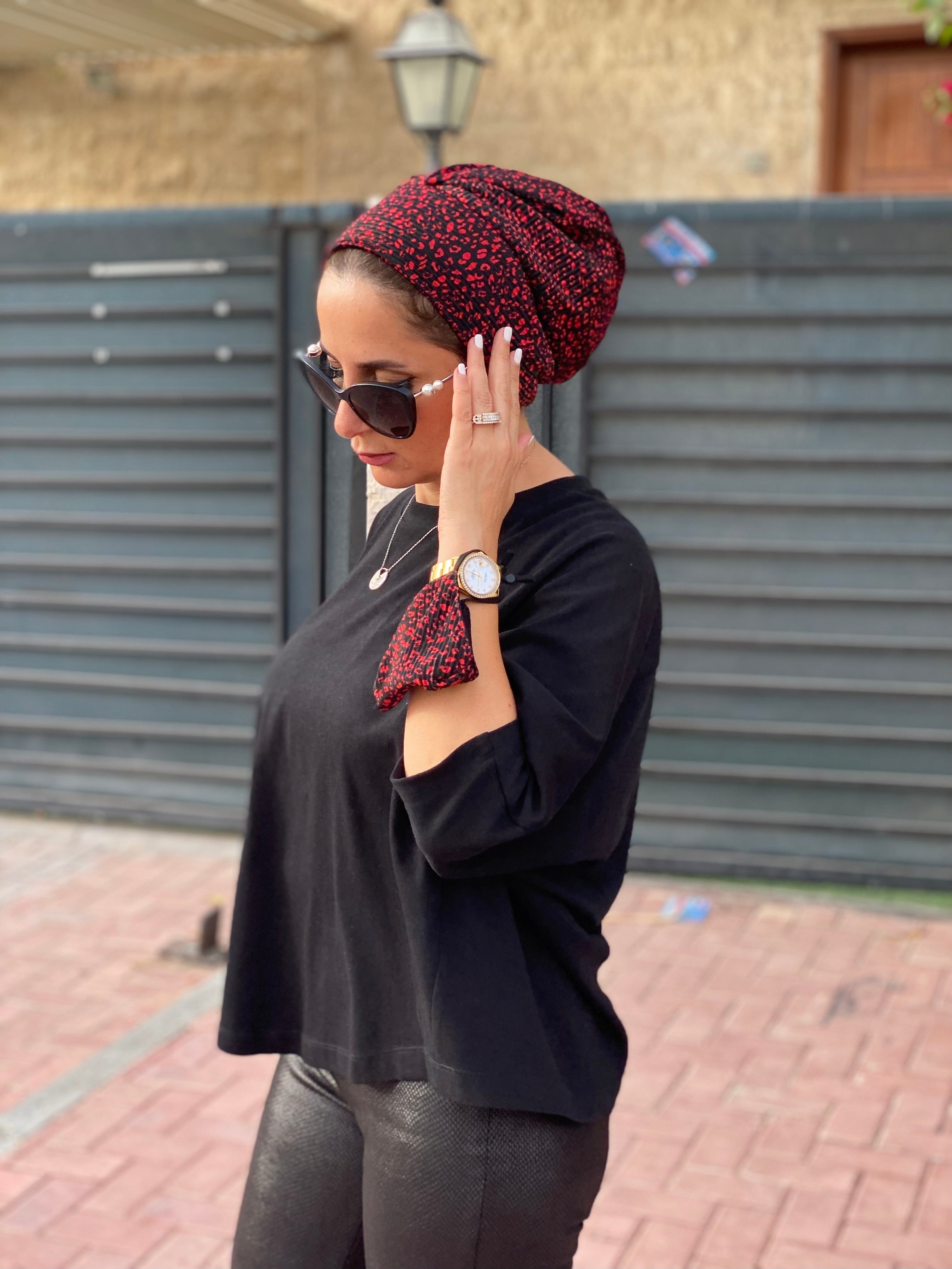 Beanie Pleated - Red Black Floral