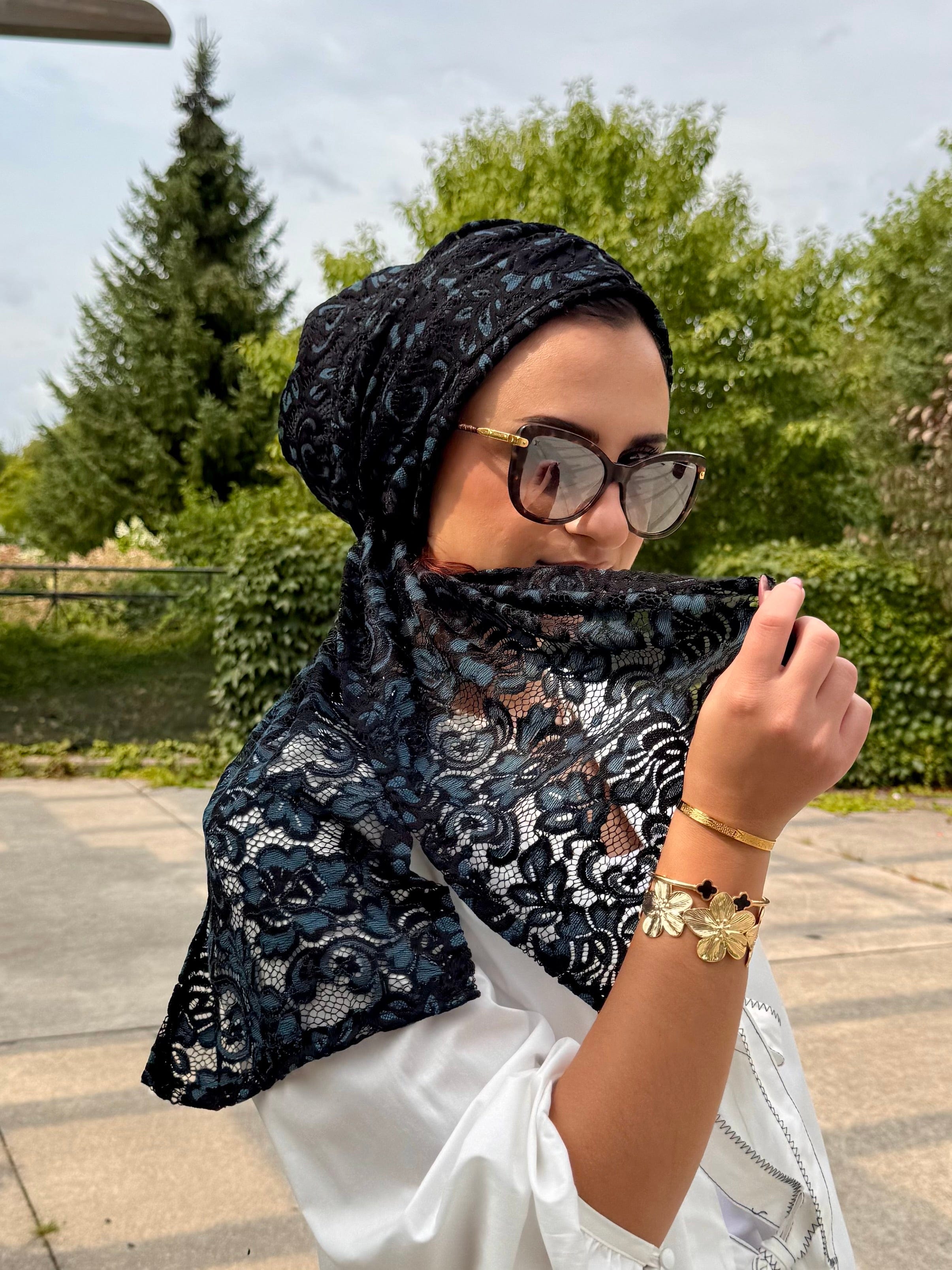 Beanie Wrap Lace - Black and Blue