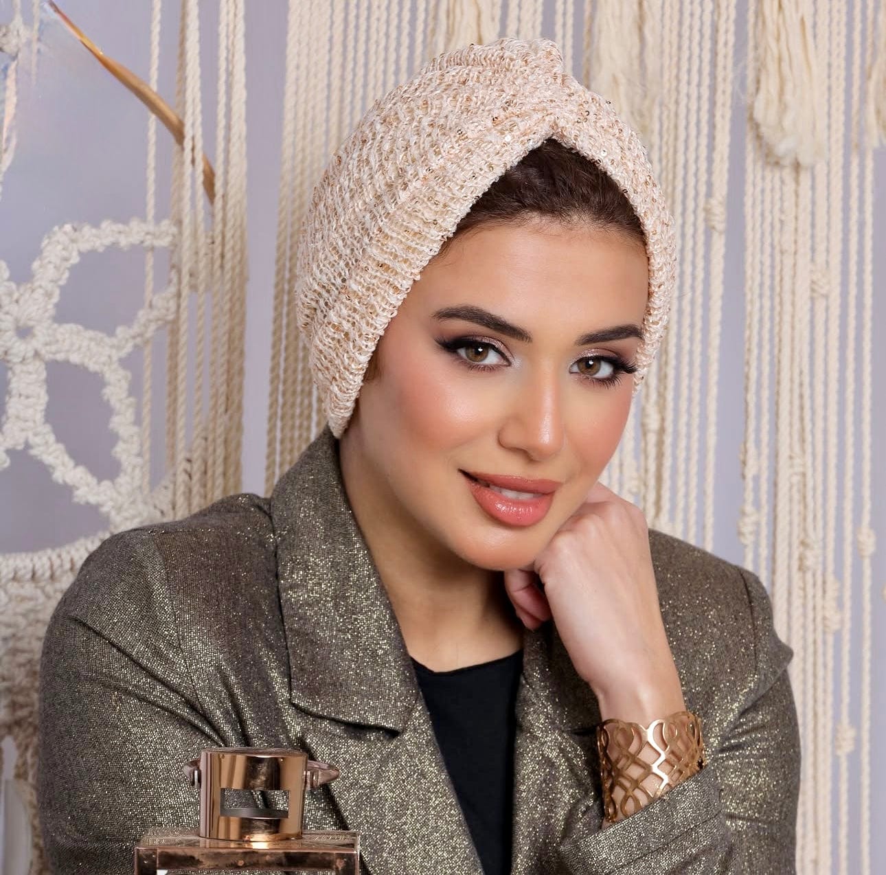 Beanie Knit Sequins - Gold and Beige