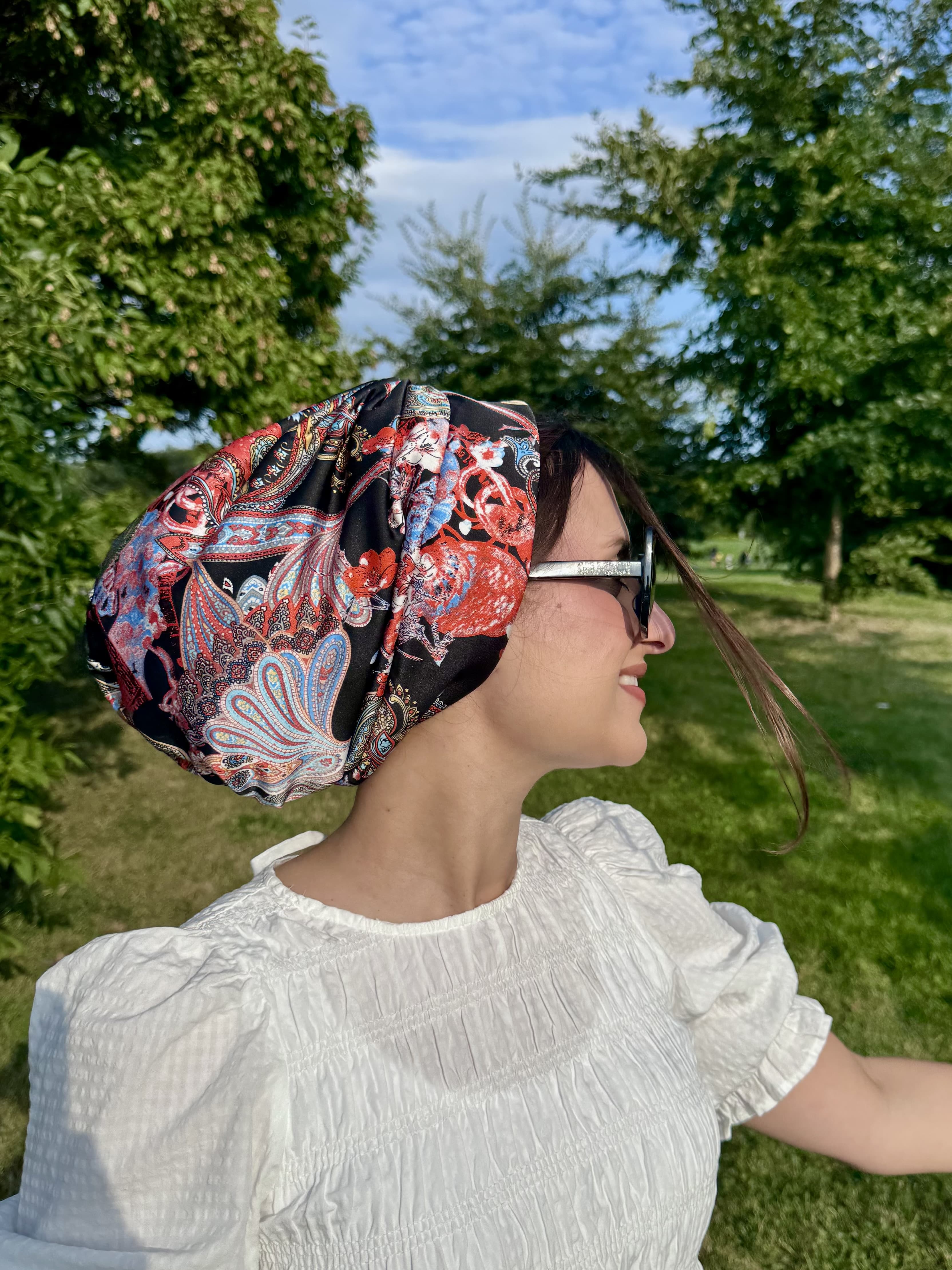 Beanie Satin - Paisley Black