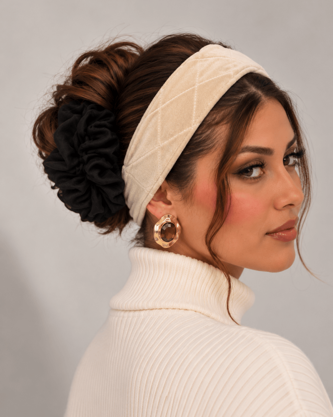 No-Slip Turban Velvet Headband - Blond
